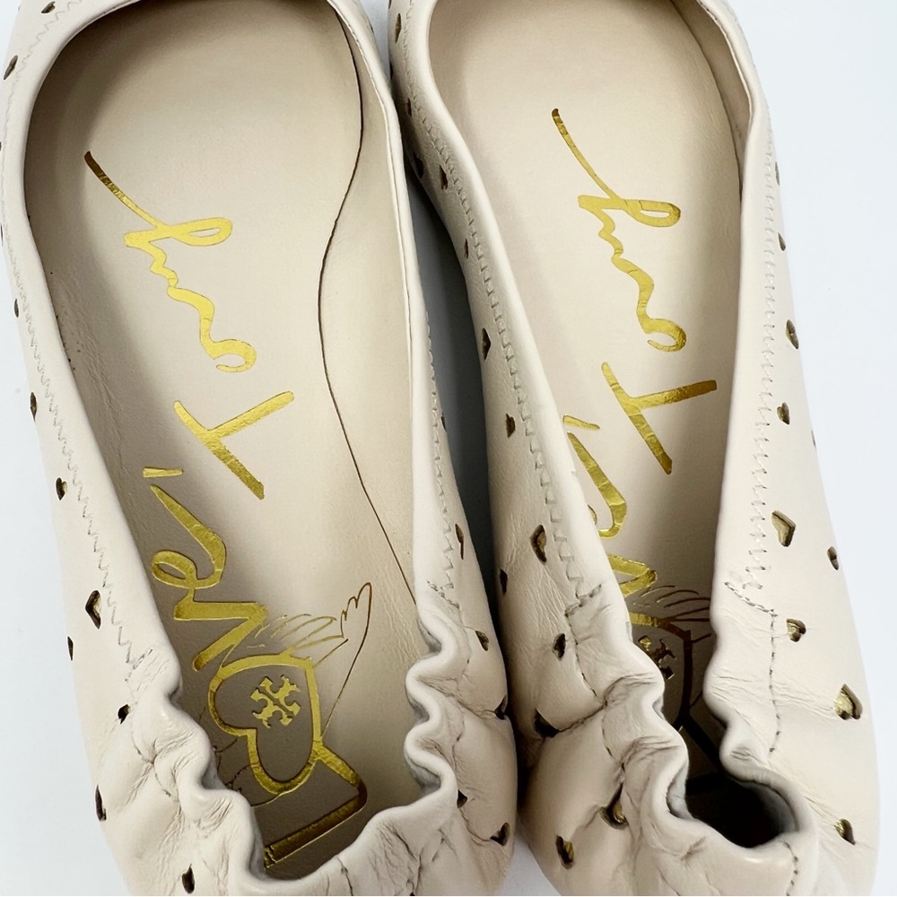 Tory Burch Minnie Heart Ballet Flats
Size 7.5 NEW! - Picture 6 of 8